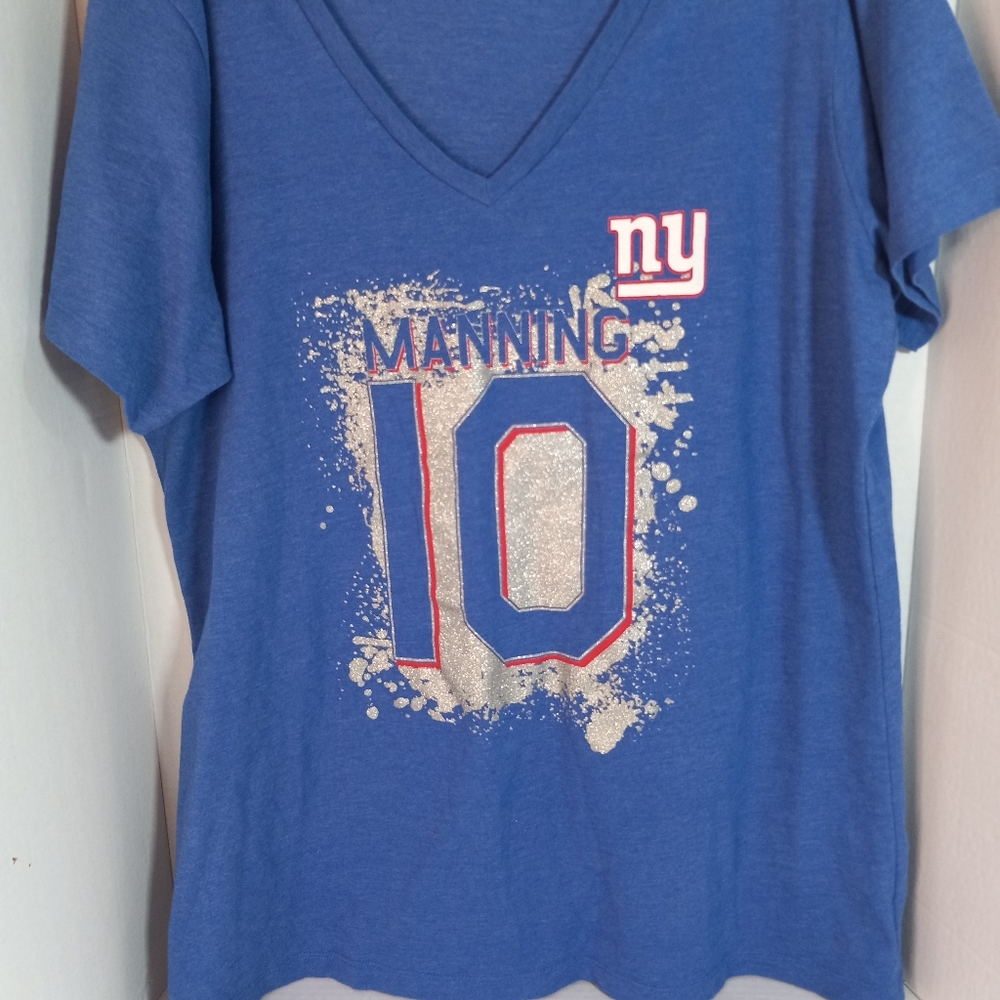 NFL Giants t shirt women's size XXL, or a tiny bit loosely on m/l frame